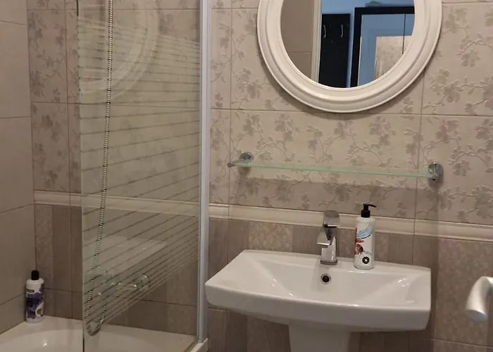 2 Modern In Militari Cu Bucatarie Deschisa Si Parcare Gratuita Apartamento *